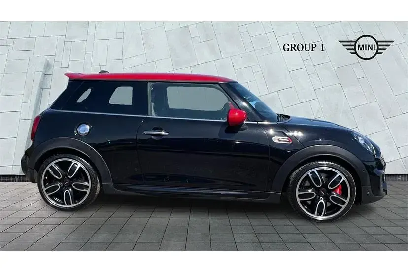Begagnad Mini John Cooper Works Comfort 231 HK (169 kW) 2019 Svart Halvkombi