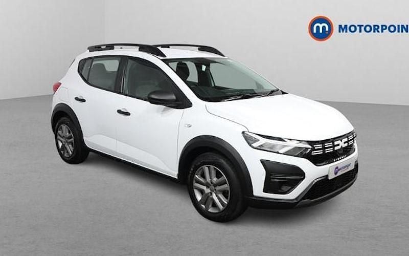 Used 2025 Dacia Sandero Essentiel Hatchback | £10,049 (Super price) - Image 1/4