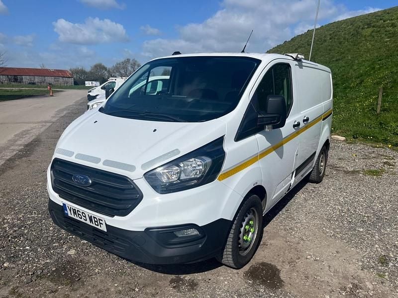 Used Ford Transit Custom 105 HP (77 kW) 2020 White Van