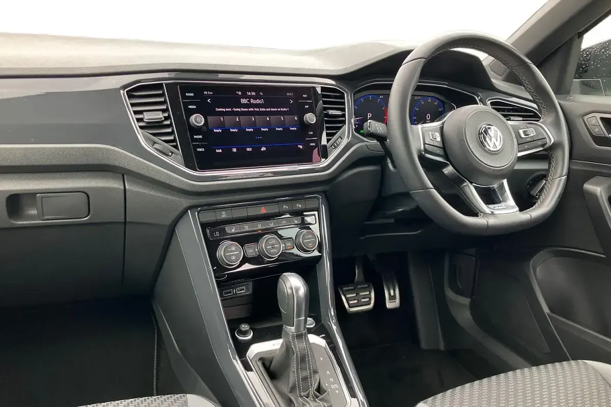 Used VW T-Roc Active 190 HP (139 kW) 2019 White SUV