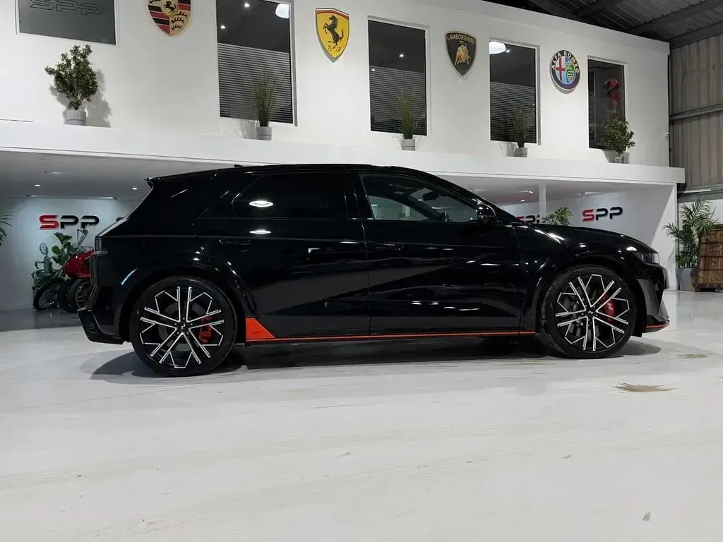 Usado Hyundai Ioniq 478 kW (650 CV) 2024 Negro Utilitario