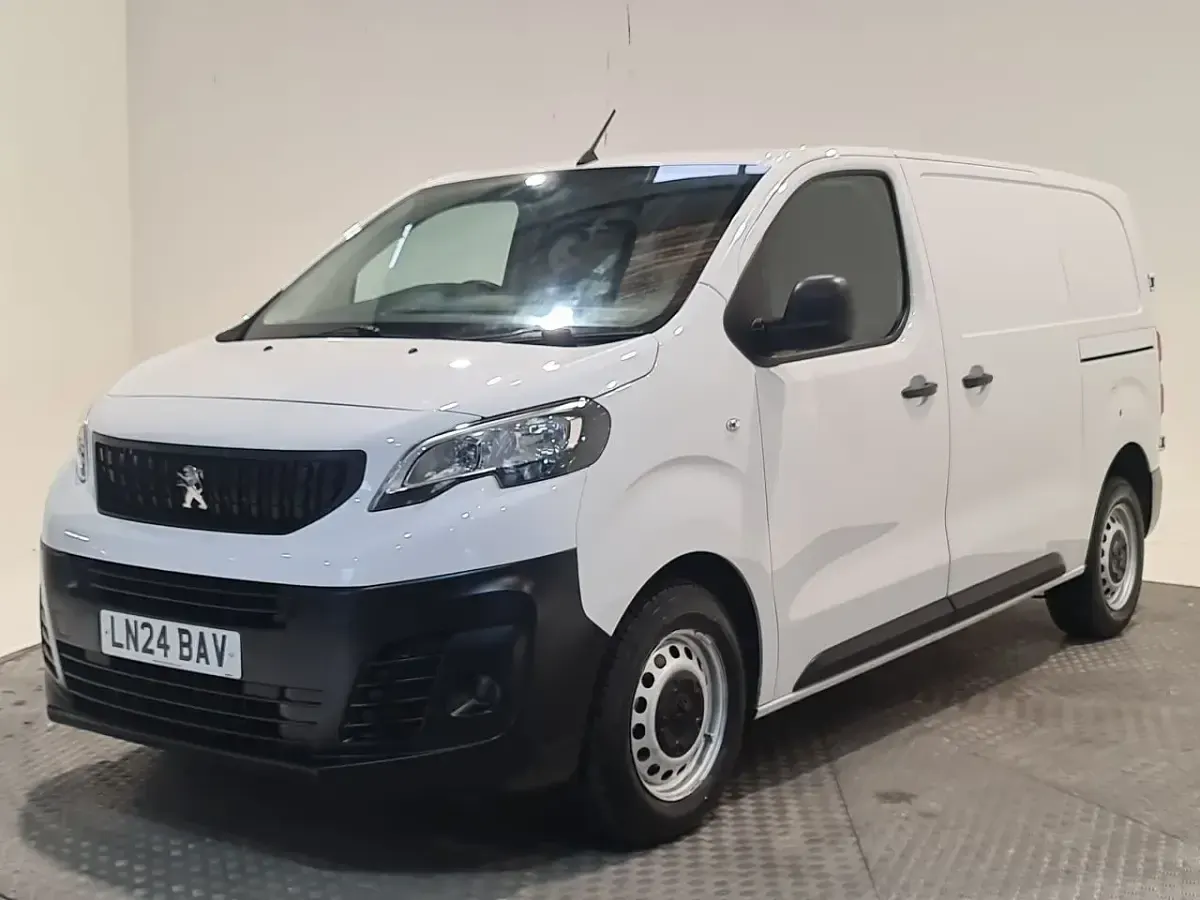Used Peugeot Expert Premium 100 HP (73 kW) 2024 White Van