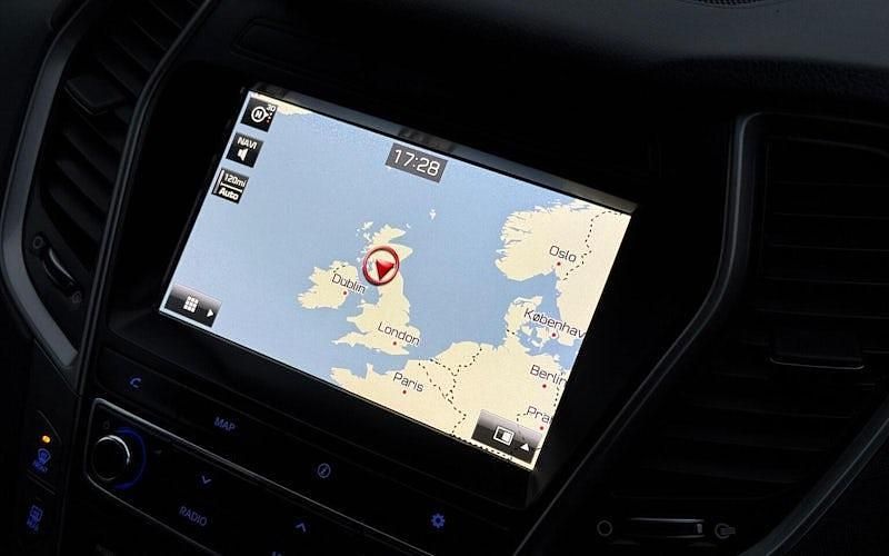 Used Hyundai Santa Fe Premium 200 HP (147 kW) 2018 White SUV