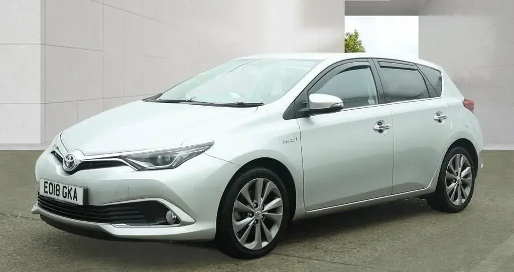 Used Toyota Auris Hybrid 2018 Silver Hatchback