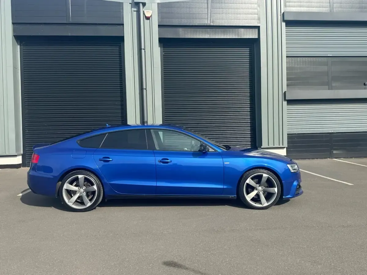 Used Audi A5 Sportback Advanced 190 HP (139 kW) 2016 Blue Hatchback