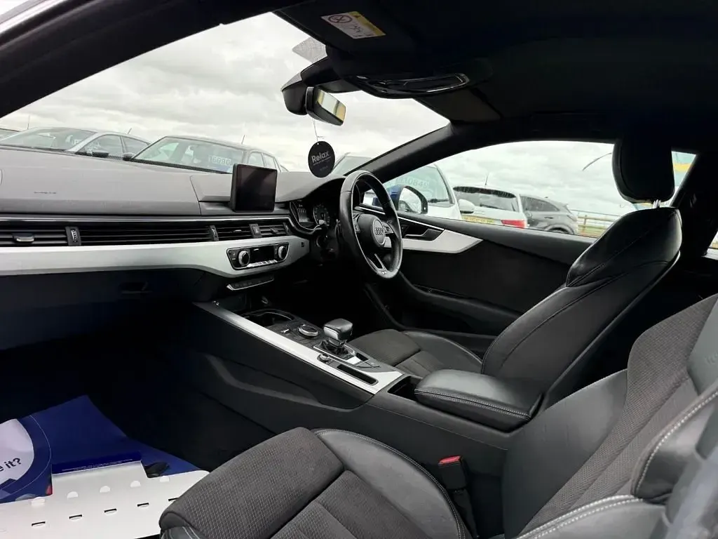 Używany Audi A5 S-Line 190 KM (139 kW) 2018 Niebieski Coupe