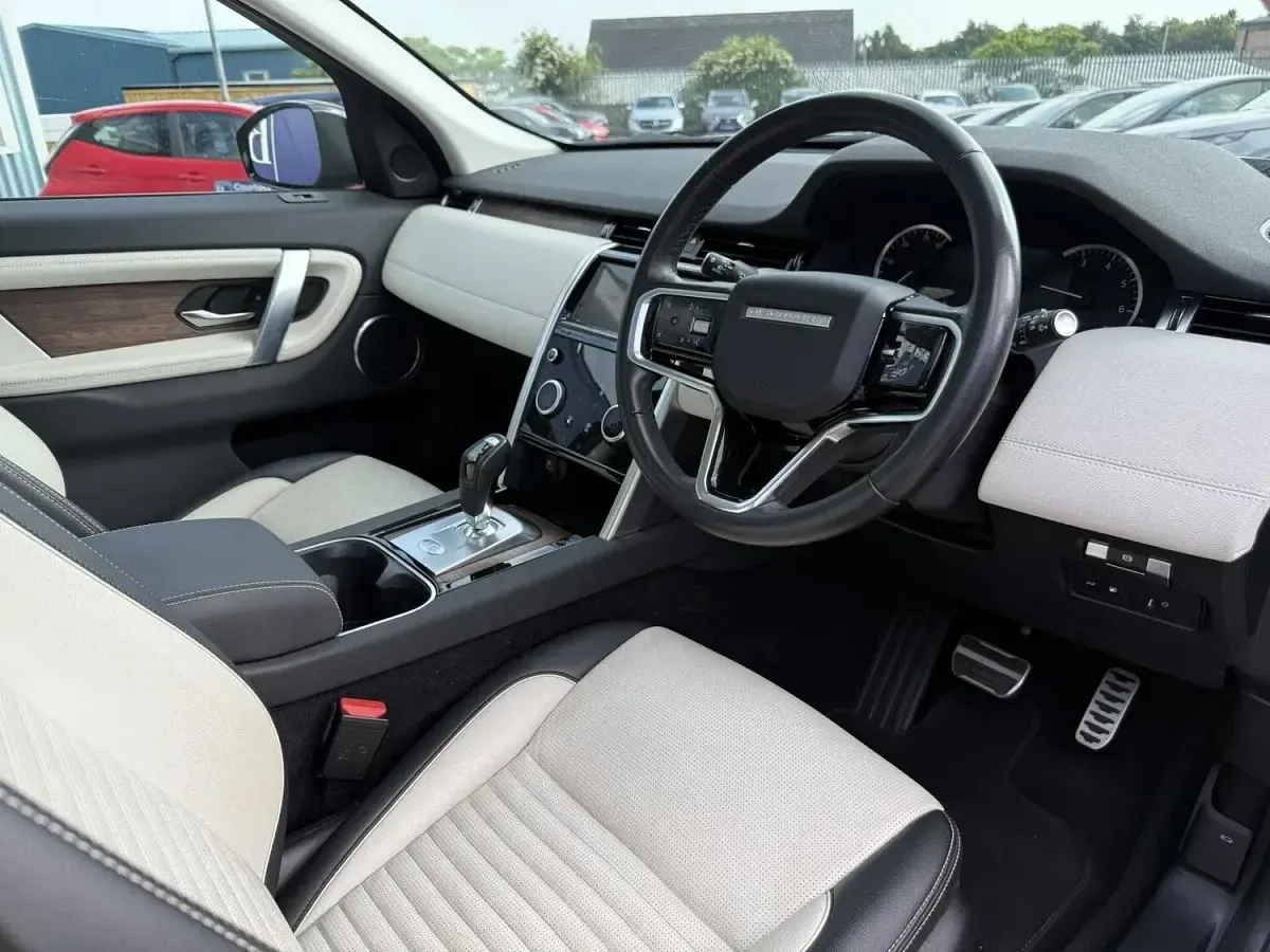 Used Land Rover Discovery Sport SE Dynamic 309 HP (227 kW) 2022 Red SUV