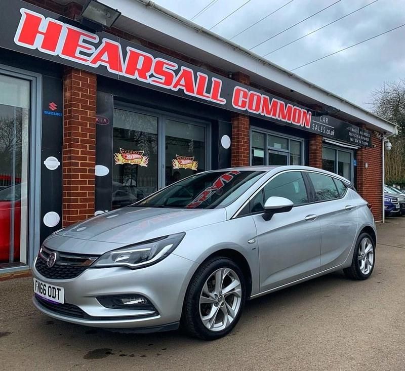 Silver Used 2016 Vauxhall Astra SRi Hatchback | £9,500 (Fair price) - Image 1/4