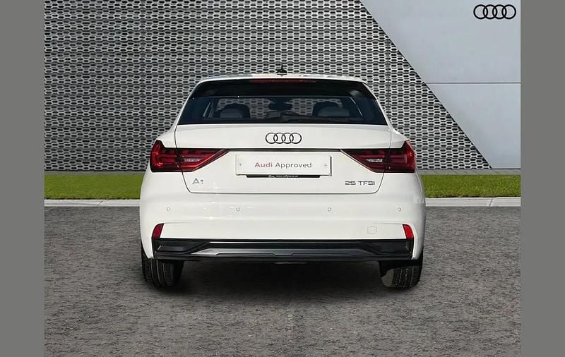 Used Audi A1 Sport 94 HP (69 kW) 2025 White SUV