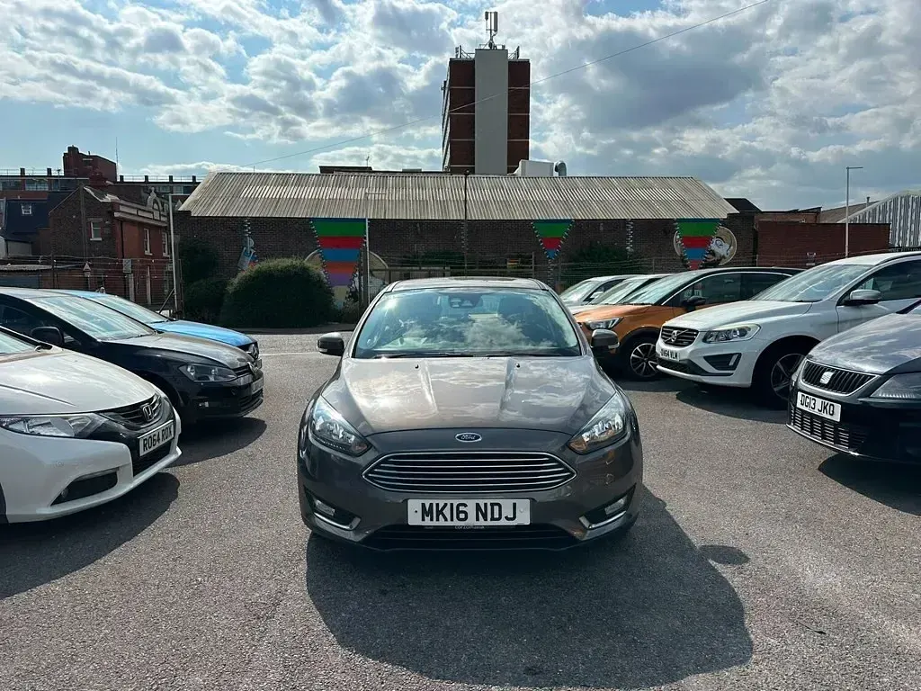 Used Ford Focus Titanium 2016 Brown Hatchback