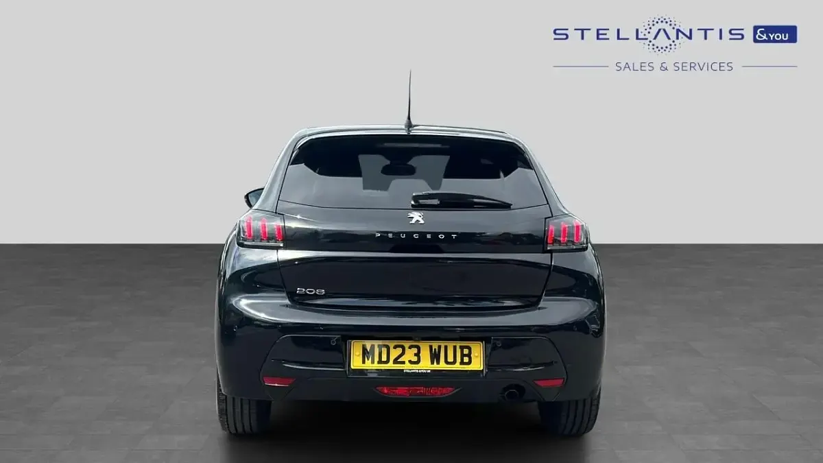 Used Peugeot 208 Allure+ 99 HP (72 kW) 2023 Black Hatchback