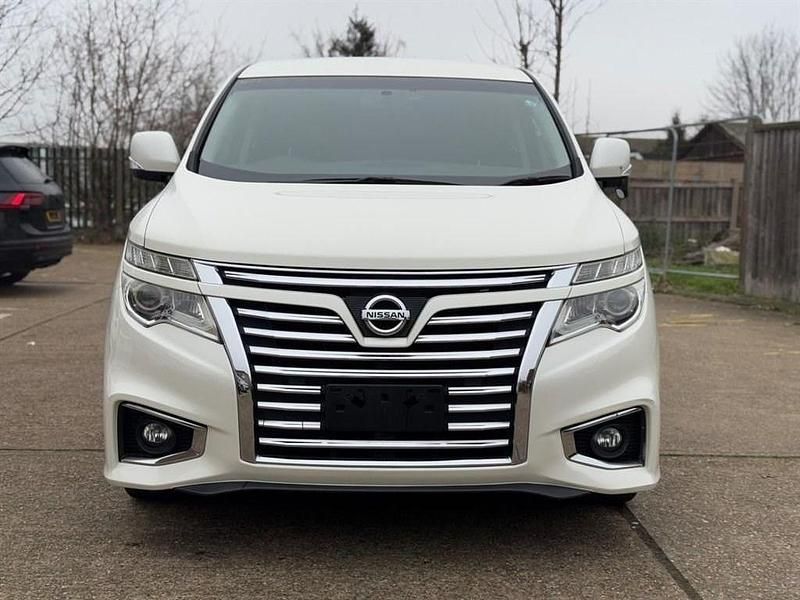 Used Nissan Elgrand 2017 White MPV