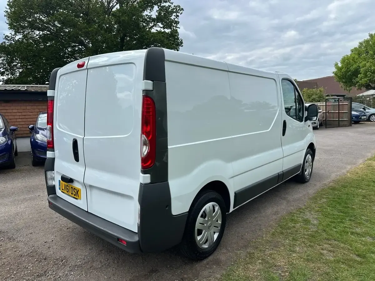 Gebraucht Vauxhall Vivaro 2012 Weiß Van / Kleinbus