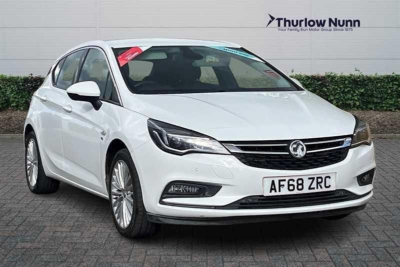 Used Vauxhall Astra Elite 150 HP (110 kW) 2019 White Hatchback