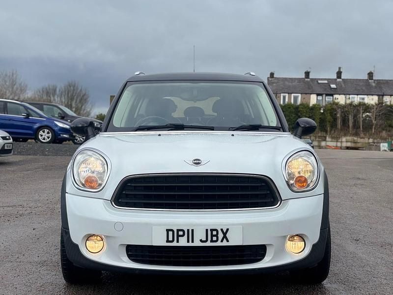Used Mini Cooper D 2011 White Hatchback