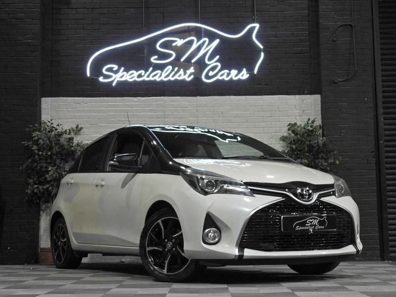 Used Toyota Yaris Multidrive S 99 HP (72 kW) 2017 White Hatchback