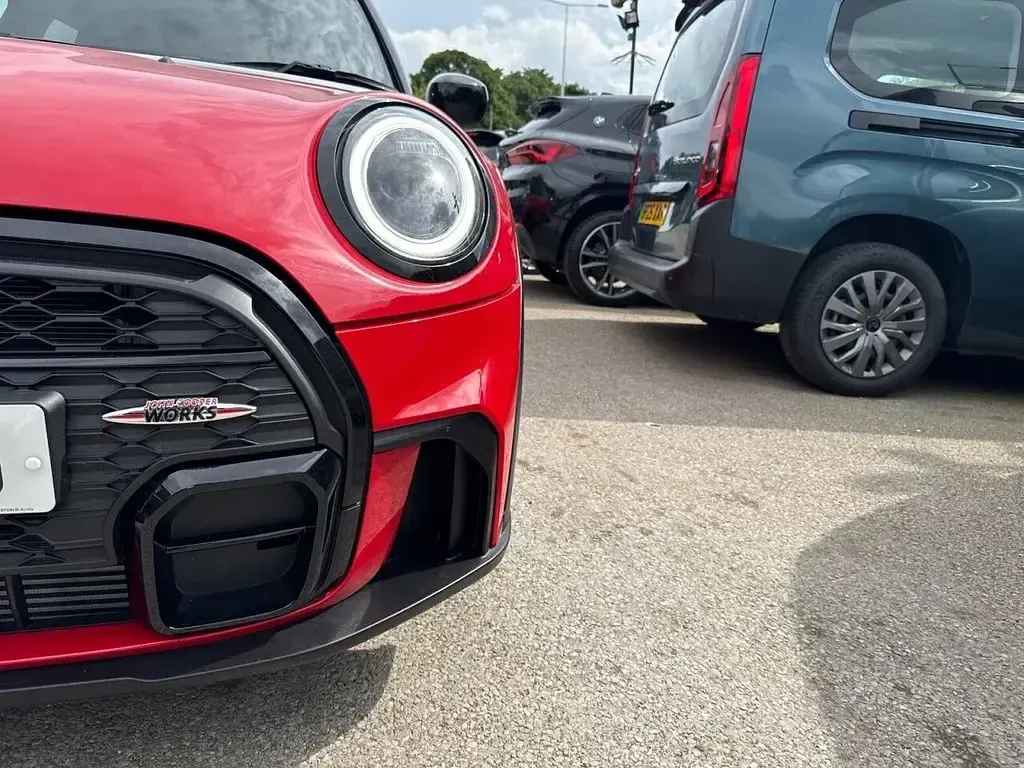 Used Mini Cooper Hatch 136 HP (100 kW) 2022 Red Hatchback