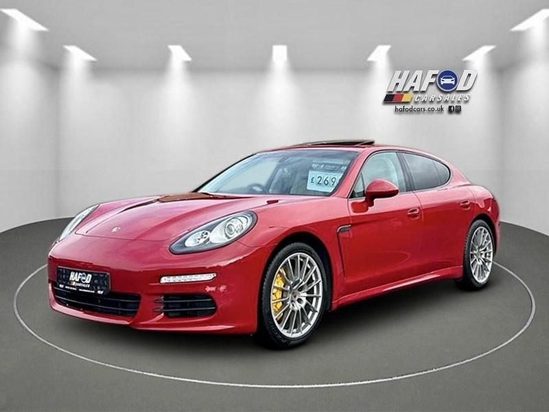 Used Porsche Panamera 2014 Red Hatchback