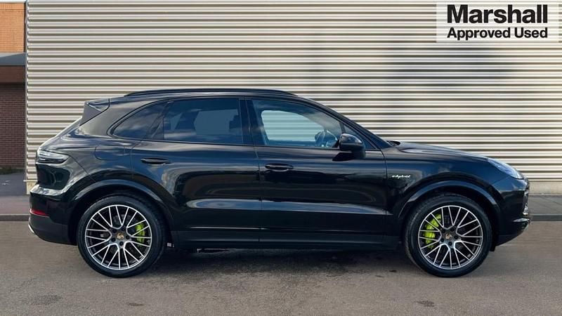 Used Porsche Cayenne 462 HP (339 kW) 2023 Black SUV