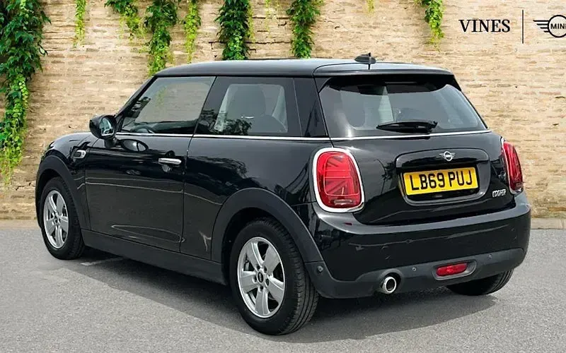 Used Mini Cooper Classic 136 HP (100 kW) 2021 Hatchback