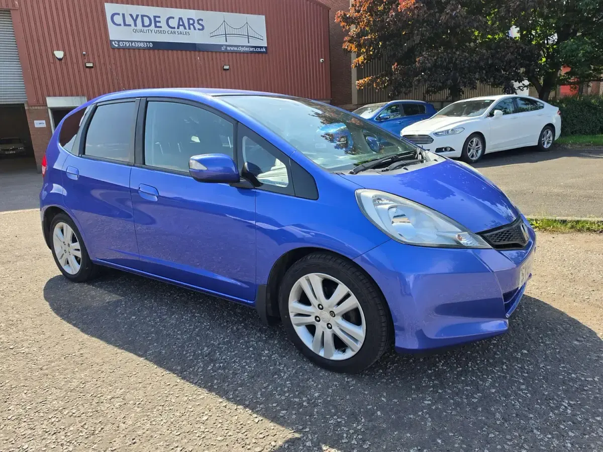 Used Honda Jazz ES 2014 Blue Hatchback