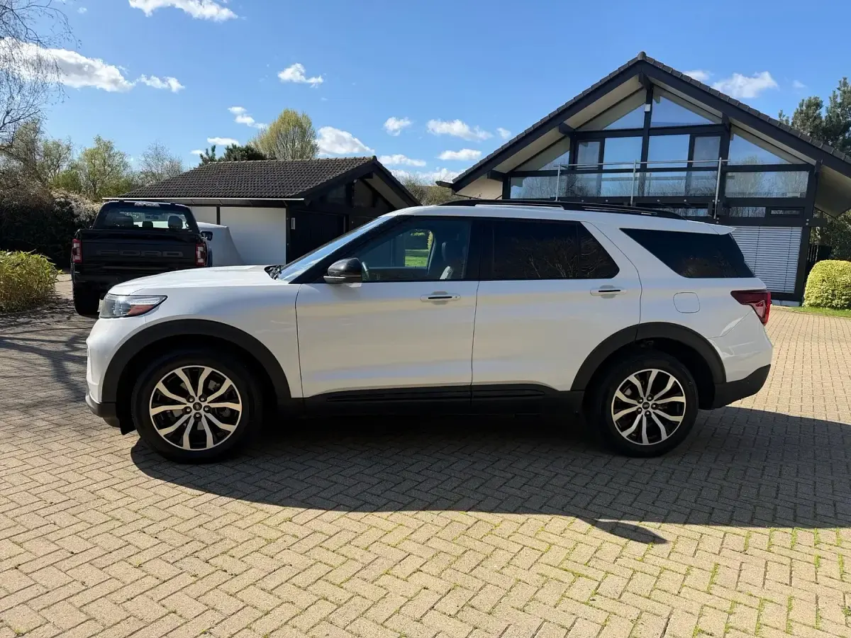 Used Ford Explorer ST 400 HP (294 kW) 2025 White SUV