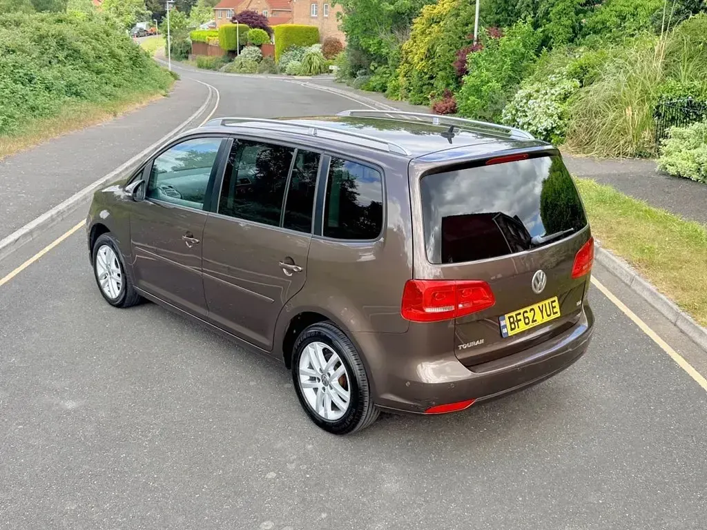 Używany VW Touran SE 105 KM (77 kW) 2012 Brązowy Minivan