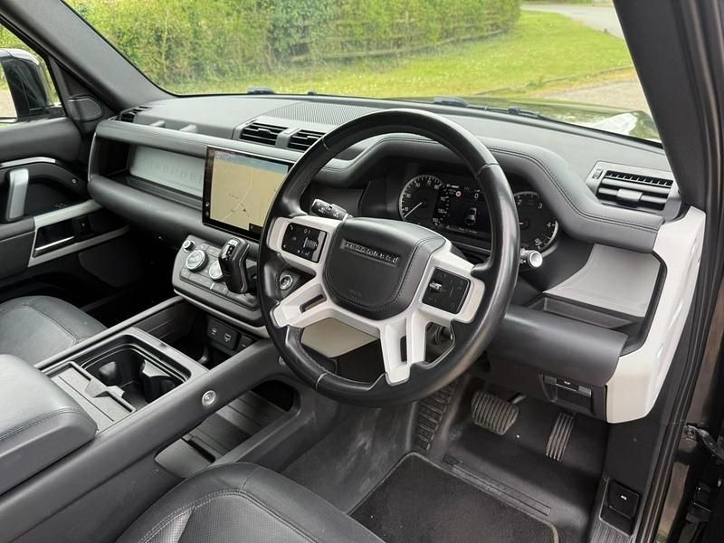 Usado Land Rover Defender HSE Dynamic 2023 Preto SUV
