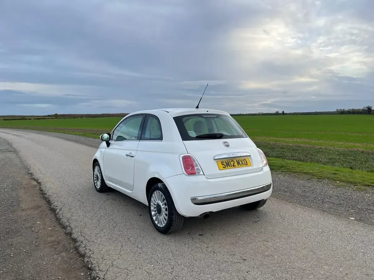 Used Fiat 500 Lounge 68 HP (50 kW) 2012 White Hatchback