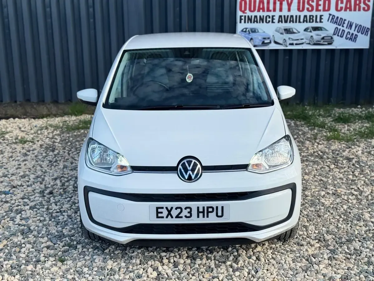 Used VW up! S 65 HP (47 kW) 2023 White Hatchback