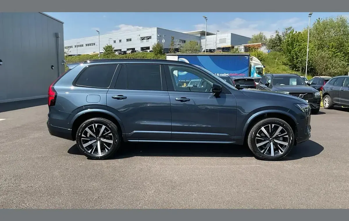 Used Volvo XC90 Plus 247 HP (181 kW) 2026 Blue SUV