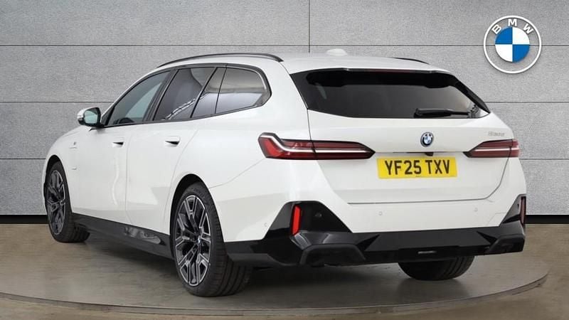 Used BMW 530e M Sport 299 HP (219 kW) 2025 White Estate