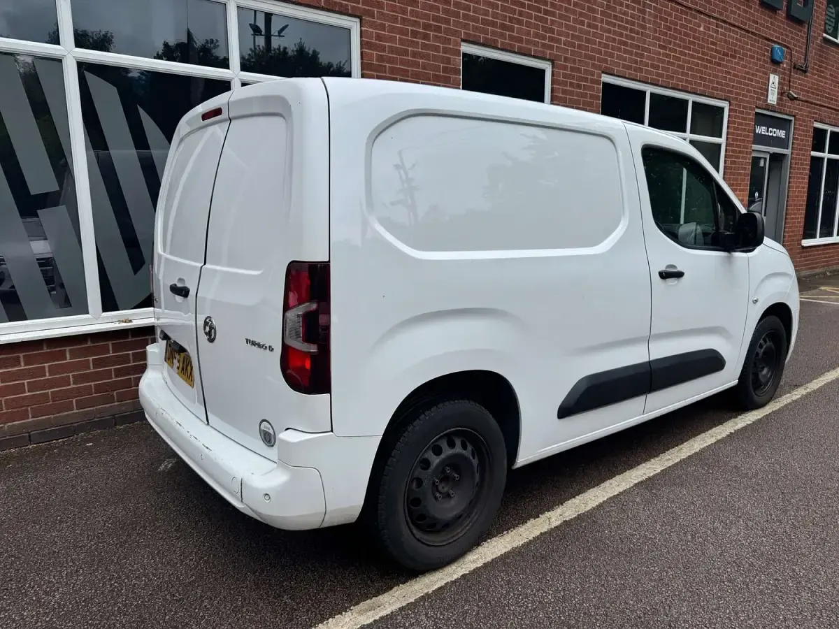 Used Vauxhall Combo Sportive 130 HP (95 kW) 2019 White MPV