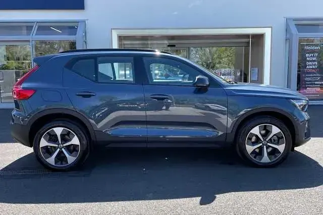 Used Volvo XC40 Plus 194 HP (142 kW) 2025 Blue SUV