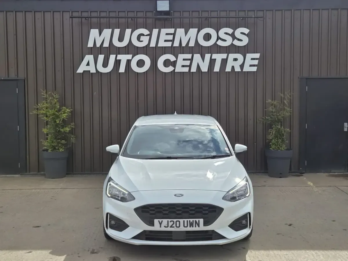 Usado Ford Focus ST-Line X 120 HP (88 kW) 2020 Branco Citadino
