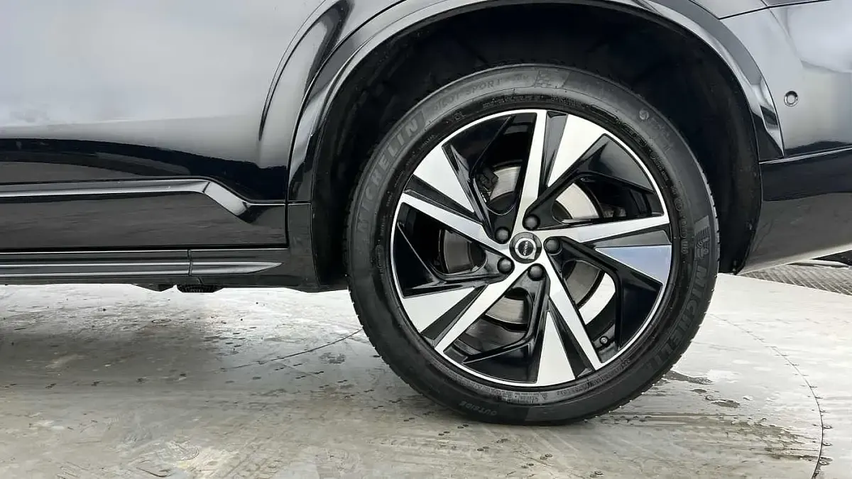 Used Volvo XC90 Plus 235 HP (172 kW) 2023 Black SUV