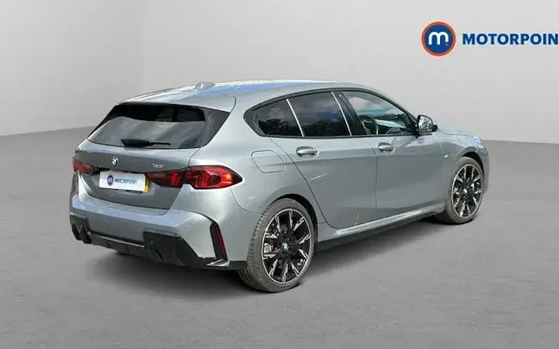 Usado BMW 123 M Sport 204 CV (150 kW) 2025 Gris Utilitario