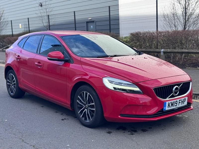 Used Volvo V40 Momentum 2019 Red Hatchback