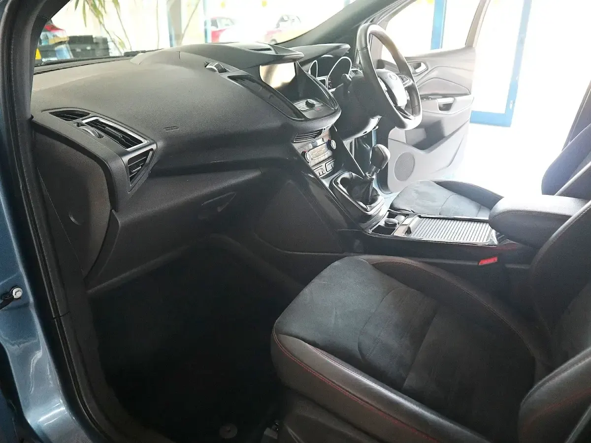 Used Ford Kuga ST-Line 150 HP (110 kW) 2019 Blue SUV