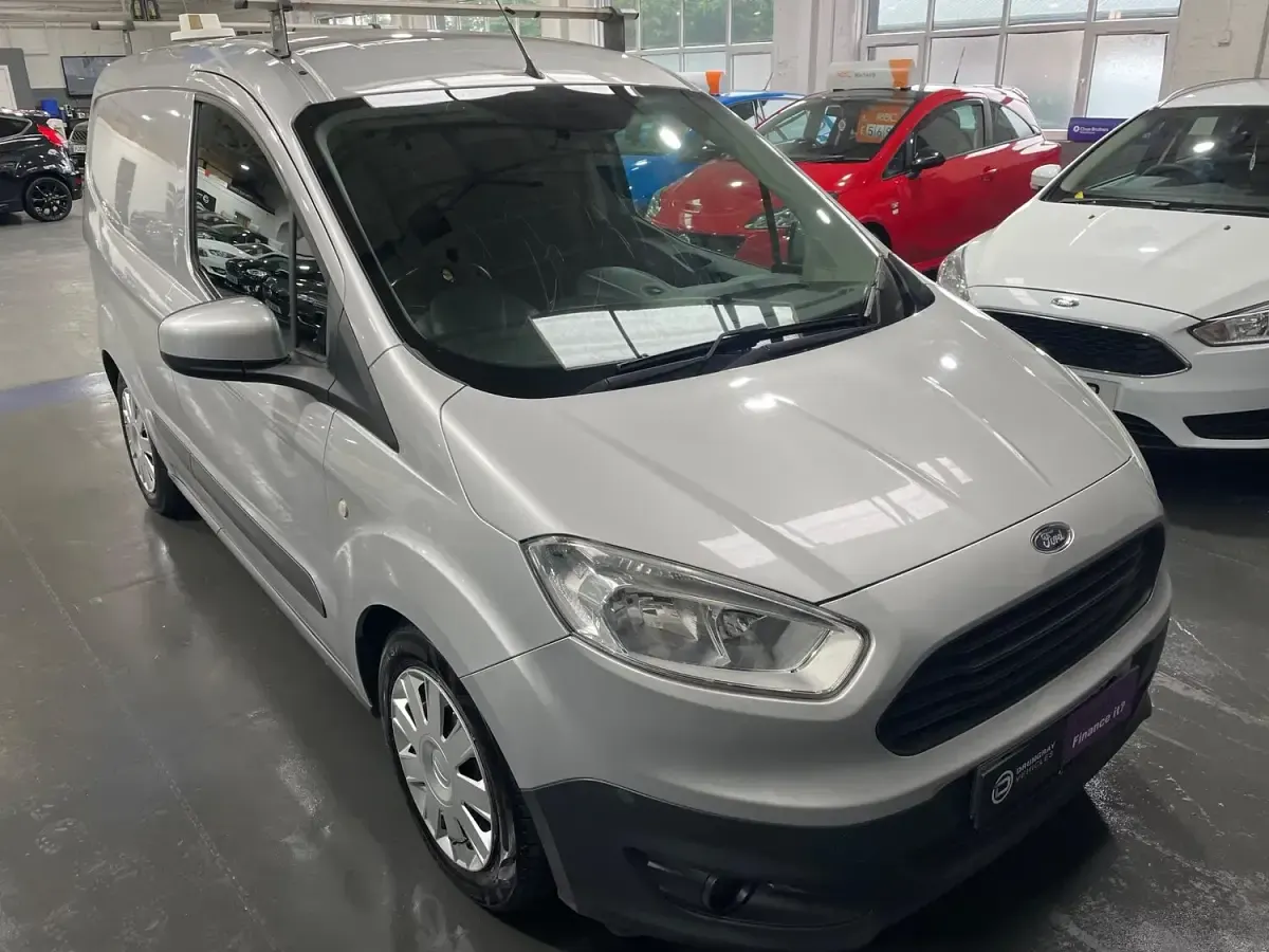 Used Ford Transit Courier Trend 95 HP (69 kW) 2017 Silver Van