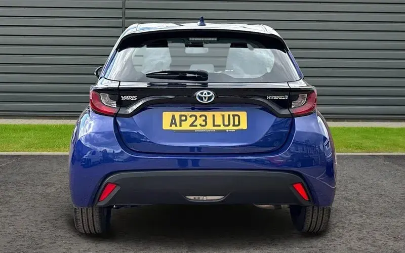 Second-hand Toyota Yaris Hybrid 116 CP (85 kW) 2026 Hatchback