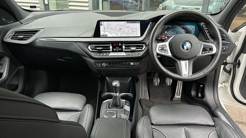 Used BMW 118 M Sport 134 HP (98 kW) 2023 White Hatchback