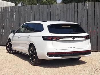 New VW Passat R-line 150 HP (110 kW) 2025 White Estate