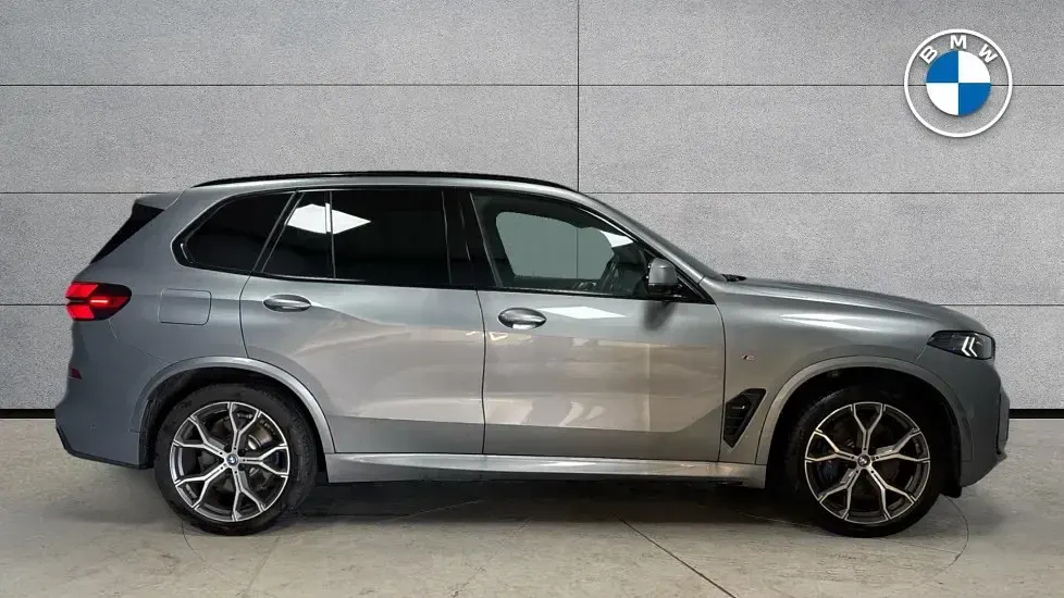 Usado BMW X5 M Sport 482 HP (354 kW) 2023 Cinzento SUV