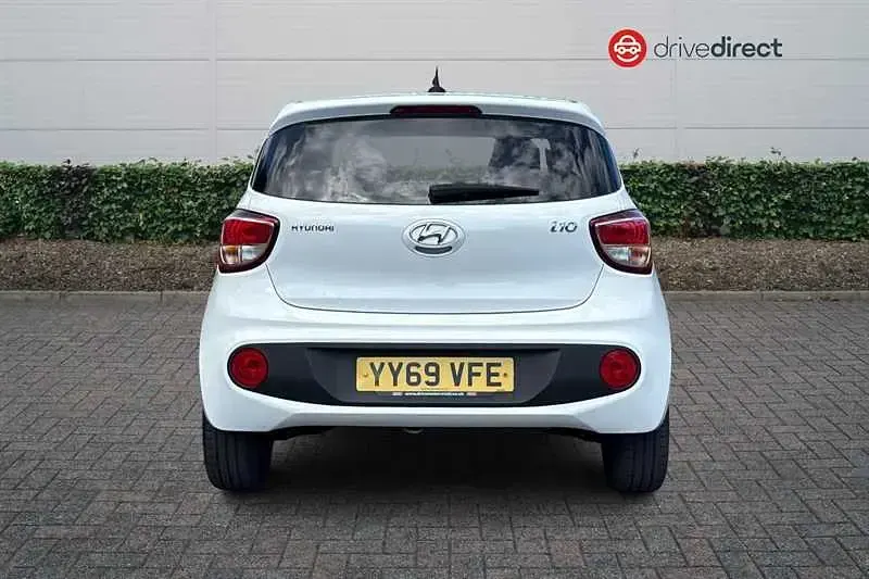 Used Hyundai i10 67 HP (49 kW) 2020 White Hatchback