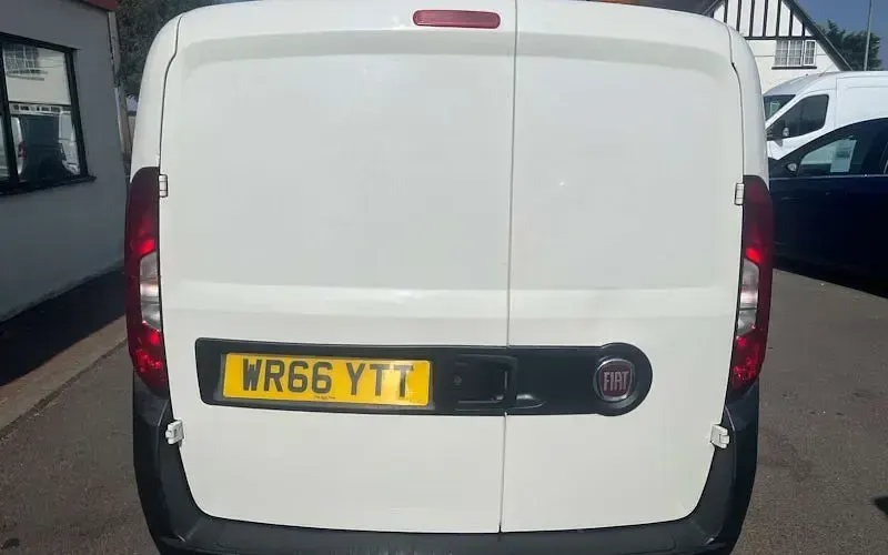 Used Fiat Doblò 95 HP (69 kW) 2016 White MPV