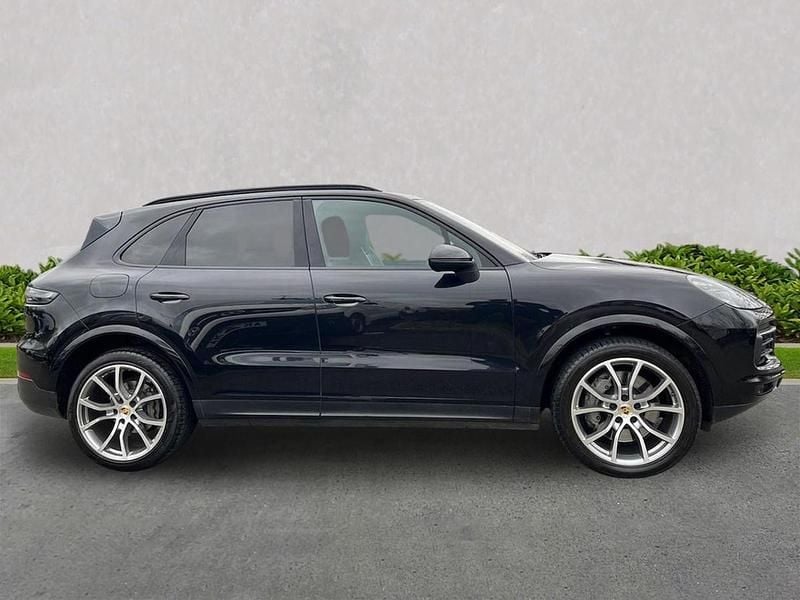 Used Porsche Cayenne 440 HP (323 kW) 2019 Black SUV