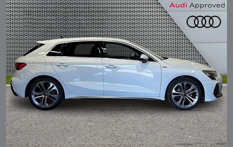 Used Audi A3 S-Line 147 HP (108 kW) 2022 White Sedan