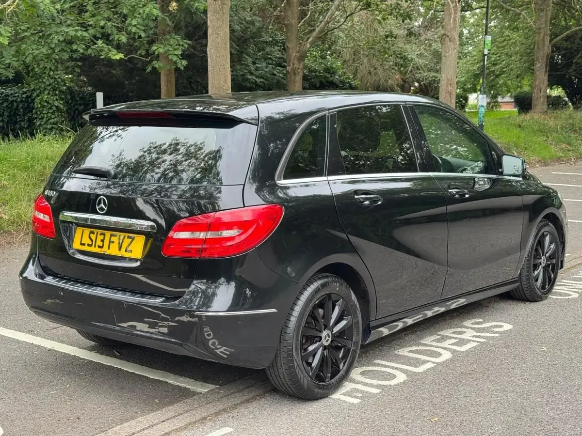Used Mercedes B180 SE 2013 Black Hatchback
