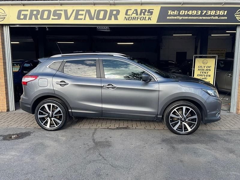 Used Nissan Qashqai Tekna 115 HP (84 kW) 2014 Grey SUV